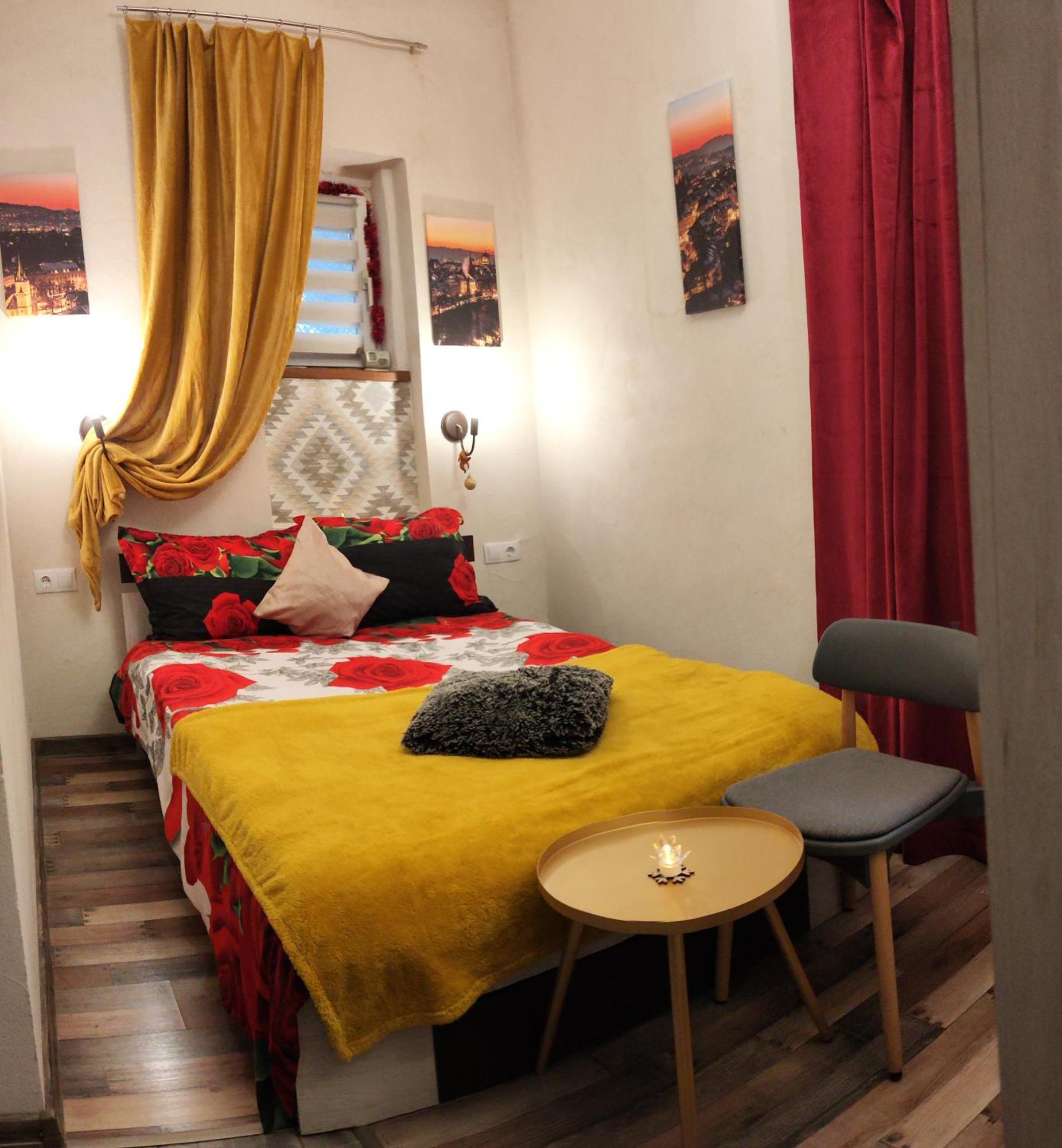 Old City Romantic Studio Braşov Oda fotoğraf